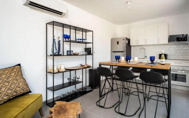 2 Bedroom Duplex with Amazing Sea View Terrace