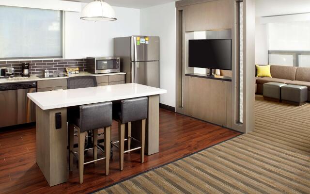 Hyatt House Denver/Lakewood at Belmar