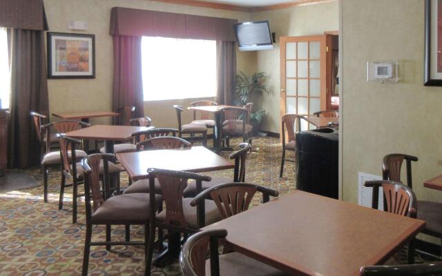 Clarion Pointe Medford