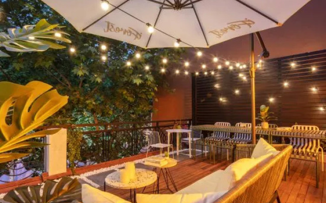 Iforest Hostel (Jing'an Temple Metro Station)