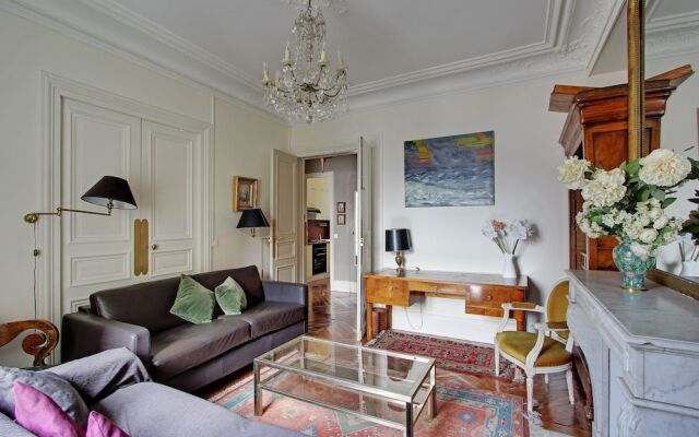 210176 Comfortable Apartment For 6 People In The Heart Of The Grands Boulevards