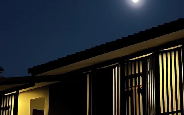 SUNKISS pool.bed.cafe