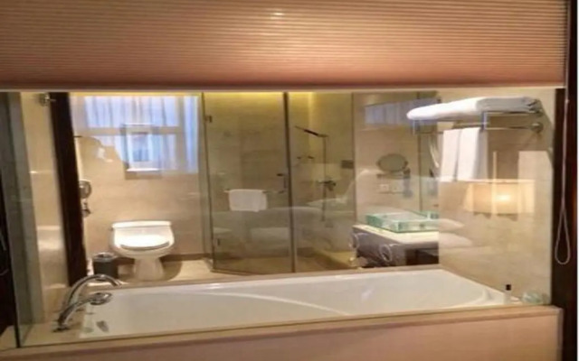 Golden Shining New Century Grand Hotel Beihai