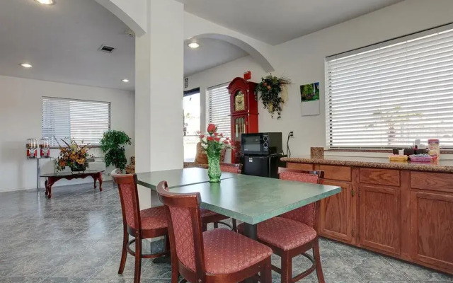 Americas Best Value Inn & Suites-Rosenberg/Houston
