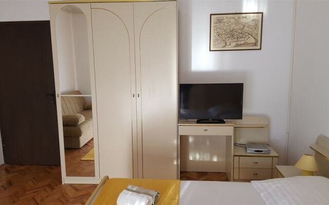 Apartments Ivo