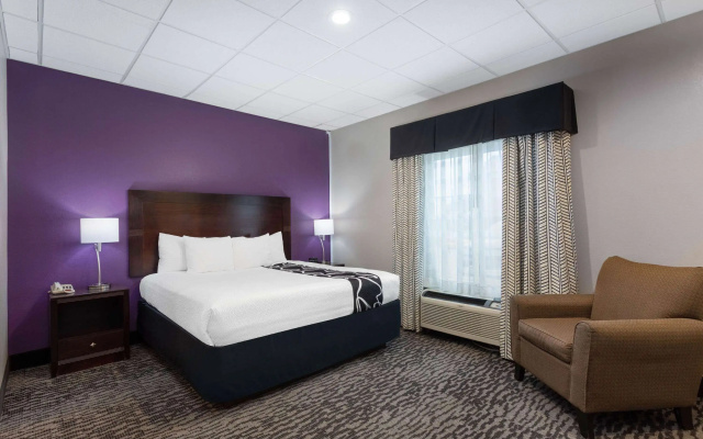 La Quinta Inn & Suites by Wyndham Huntsville Airport Madison
