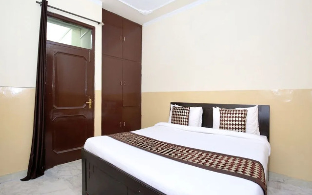 OYO 13140 Mayur palace