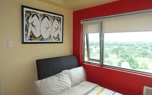 Luxury Condo at Forbeswood Parklane