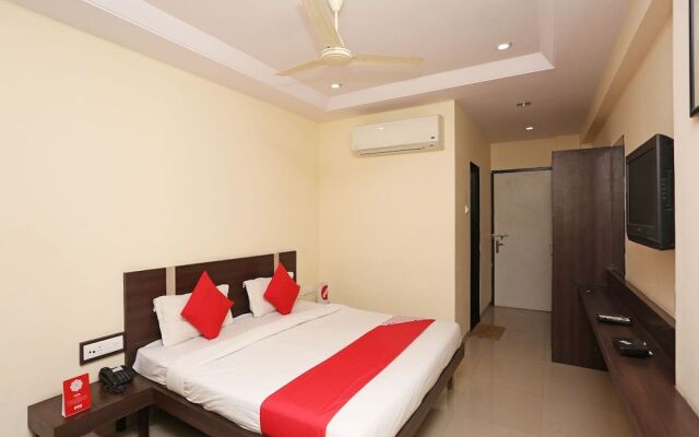 OYO 22040 Hotel Central Plaza