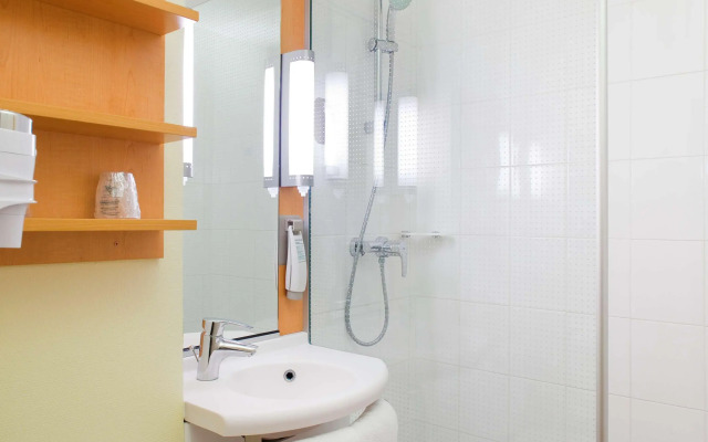 ibis Cergy Pontoise Le Port