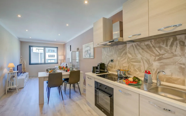 4 Seasons Apartment