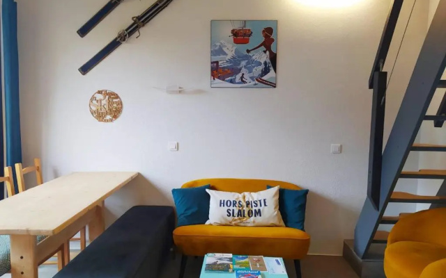 Nice appartment for 6 to 8 people ski in and out in Courchevel