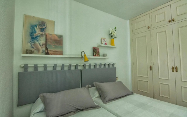 Luminoso y fresco apartamento en 2ª línea de playa