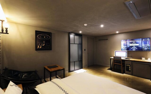 MARI boutique hotel
