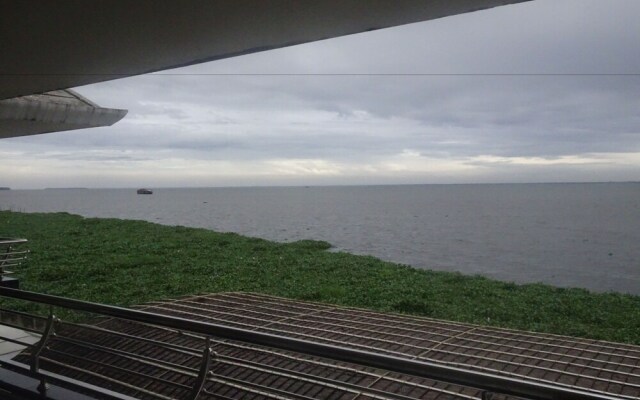 The Lake Paradise Guest House
