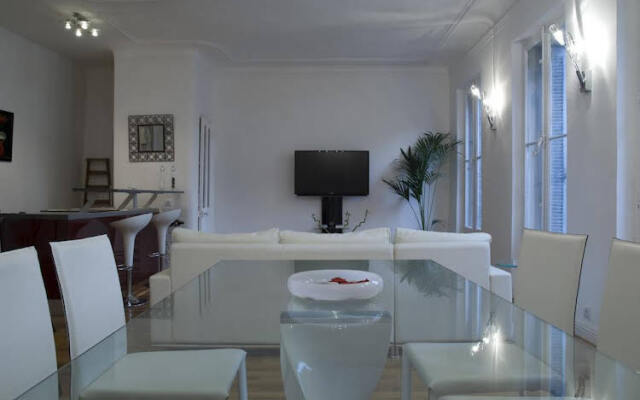 Les Appartements du Vieux-Port: Appartement Haussmannien