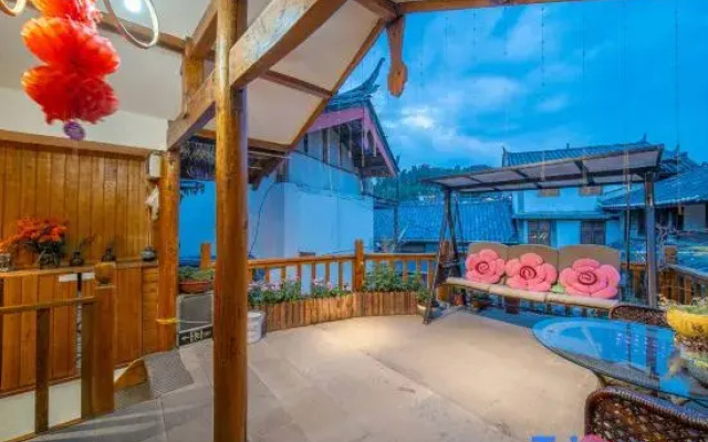 Xingxing Suxu · Snow Mountain Scenic Beauty Stay (The Old Town of Lijiang)