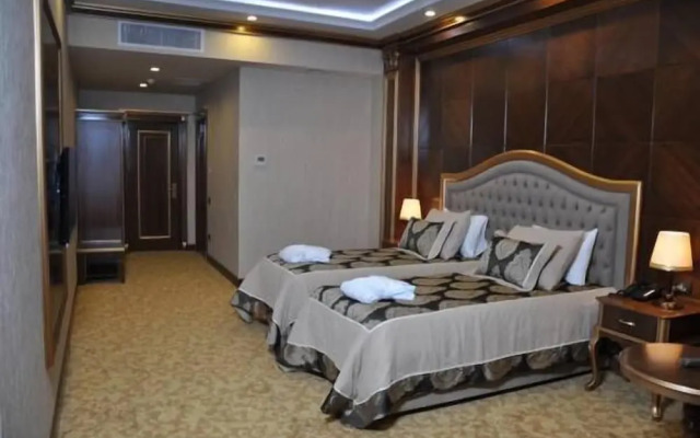 Joyy Hotel & Spa
