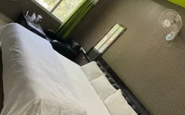 Hotel Maya Shayam