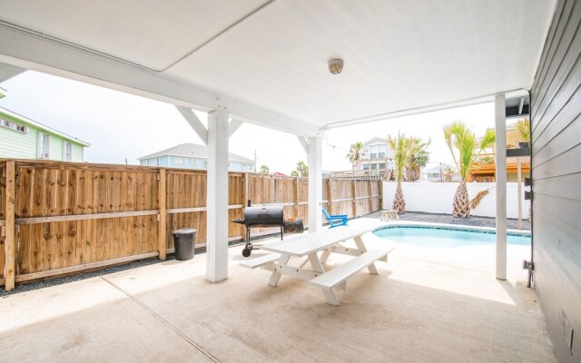 Latitude Adjustment - Private Pool/elevator!