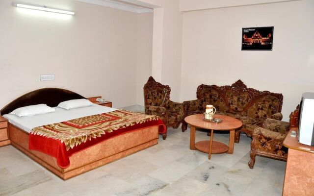 Hotel Kirti Plaza