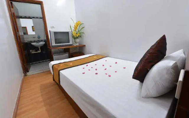Lake Side Hostel