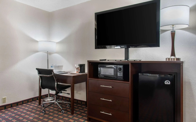 New Prague Inn & Suites