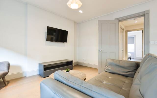 Soho Luxury 1 Bedroom Apartment by Concept Apartments