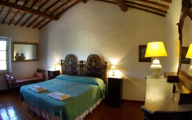 Fattoria Santa Vittoria Apartment Pagliericcio