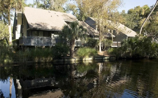 Turnberry 251 by RedAwning