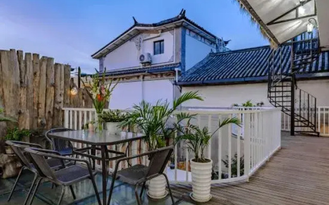 Dali Lingdaojiu Homestay (Dali Ancient Town Branch)