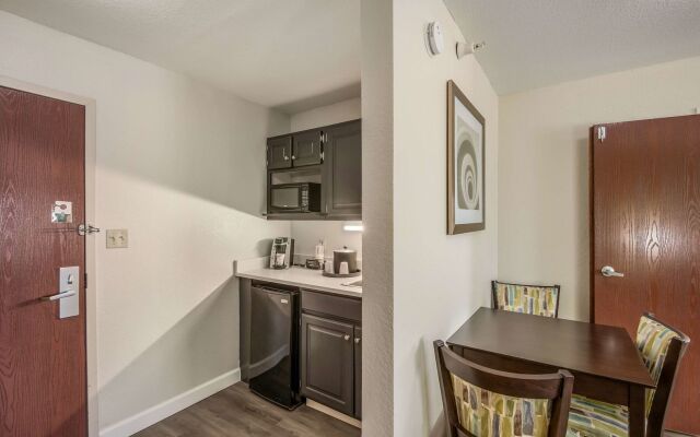 Quality Inn & Suites Quincy - Downtown