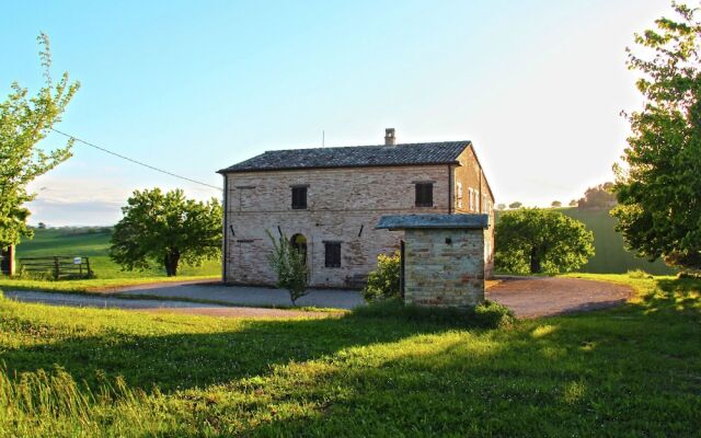 Luxurious Mansion with Private Garden in Montecassiano