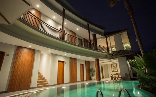 Curve Guest House