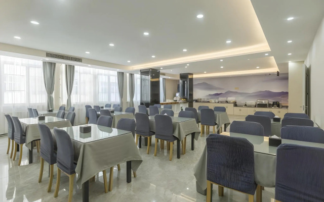 GEM Hotel Fuyang Linquan County Guangming Nan Road