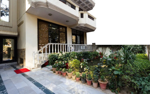 OYO Rooms HUDA Metro Flagship