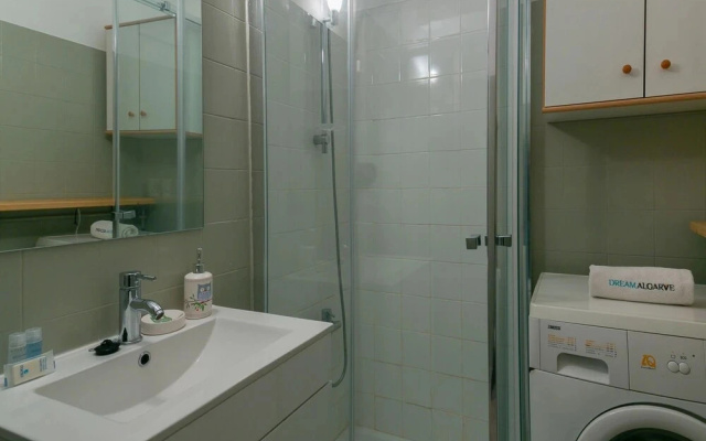 B12 - Pool And Sun Apartment
