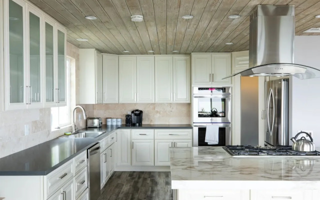 Sea Star by AvantStay | Gold Medal Olympian's Malibu Estate | Pool, Spa & Views