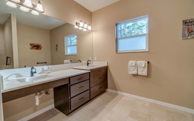 Suite Dreams Guesthouse aka Care Takeover Home