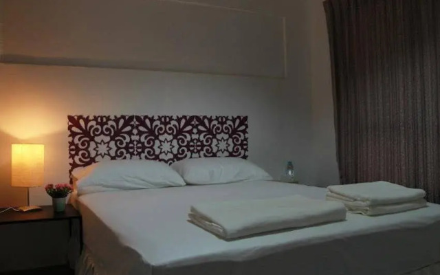 Baan Talaywhan Resort