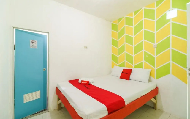 RedDoorz Syariah near Pangkal Balam Port Bangka