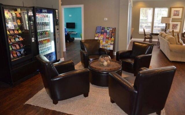 Lucaya Village - 3040 Polynesian Isle Blvd