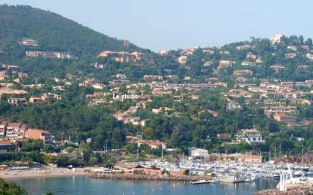 Studio in Théoule-sur-mer, With Wonderful sea View, Furnished Terrace