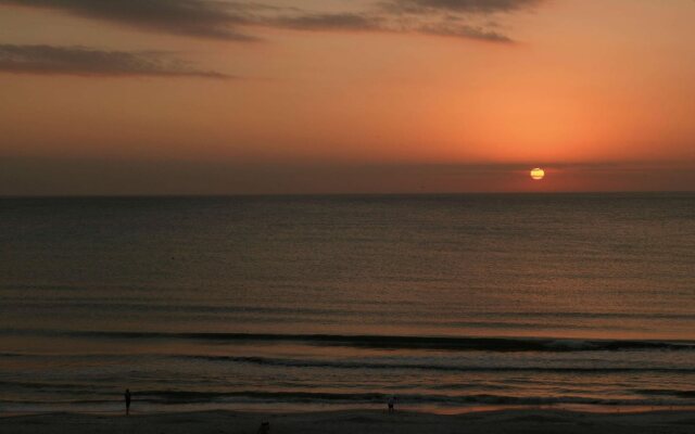 Lido Beach Resort