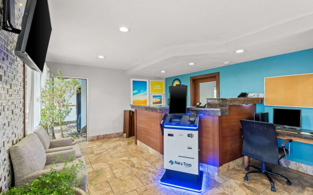 Days Inn by Wyndham Ames