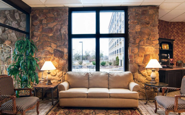 Comfort Inn & Suites near Danville Mall