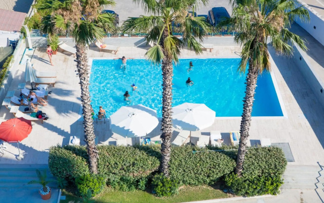Sea Lion Hotel