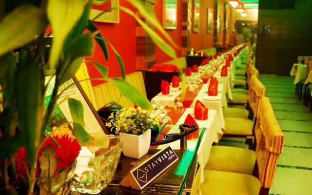 Vista Rooms Near Marine Lines Station