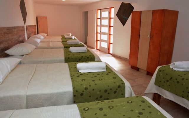 Hostal Valle Mistral - Hostel