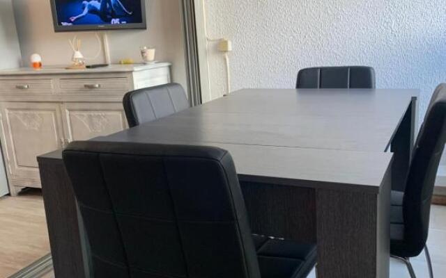 Studio Cabine Dans Residence Avec Piscine